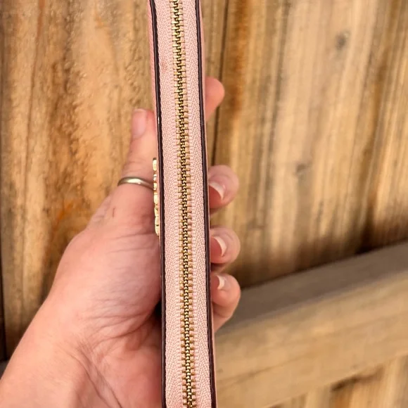 COACH Pink Crossgrain Leather Zip-Around Wallet RETAILS $238 - Picture 8 of 16